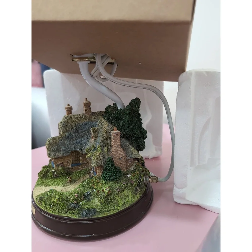 Rare New Thomas Kinkade Everett's Cottage Table House Lamp 3 Way Switch Charming